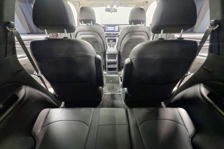 Used SAIC MAXUS G50 2019 1.5T Automatic Luxury Edition China VI Standard Interior 3