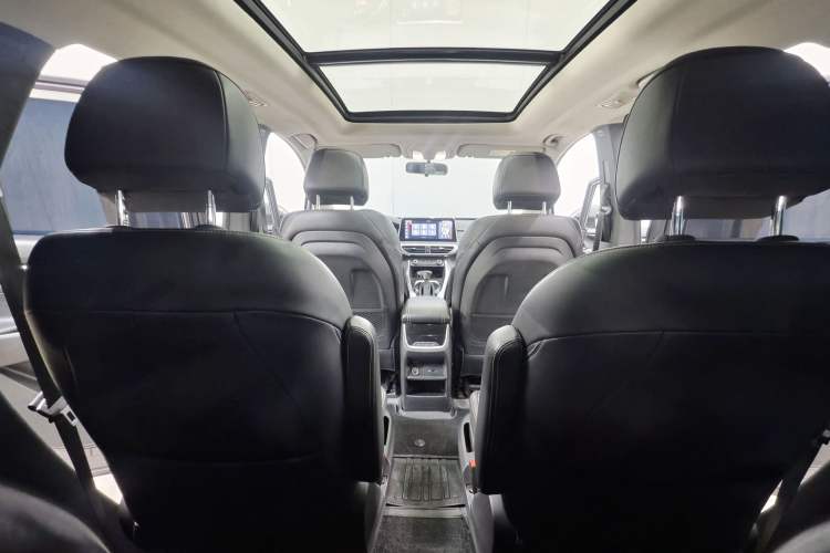 Used SAIC MAXUS G50 2019 1.5T Automatic Luxury Edition China VI Standard Interior 4