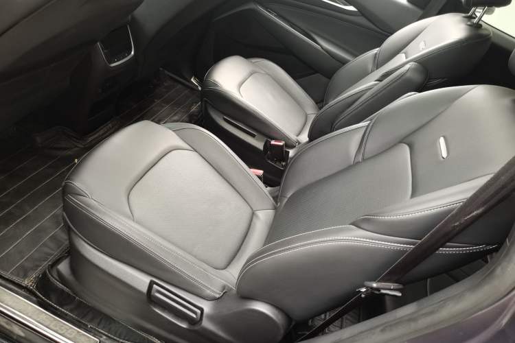 Used SAIC MAXUS G50 2019 1.5T Automatic Luxury Edition China VI Standard Interior 4