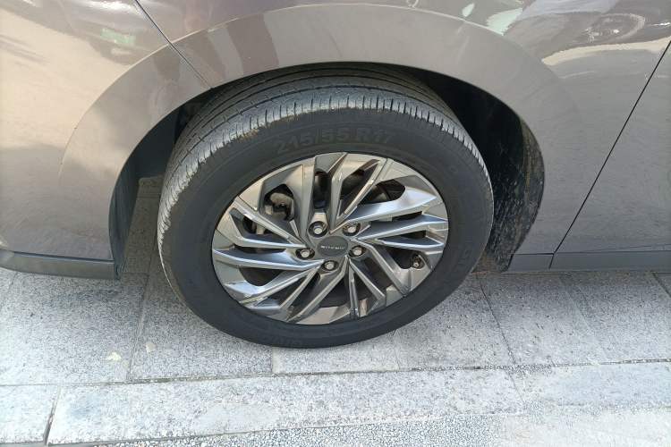 Used SAIC MAXUS G50 2019 1.5T Automatic Luxury Edition China V Standard Left Front Wheel Hub