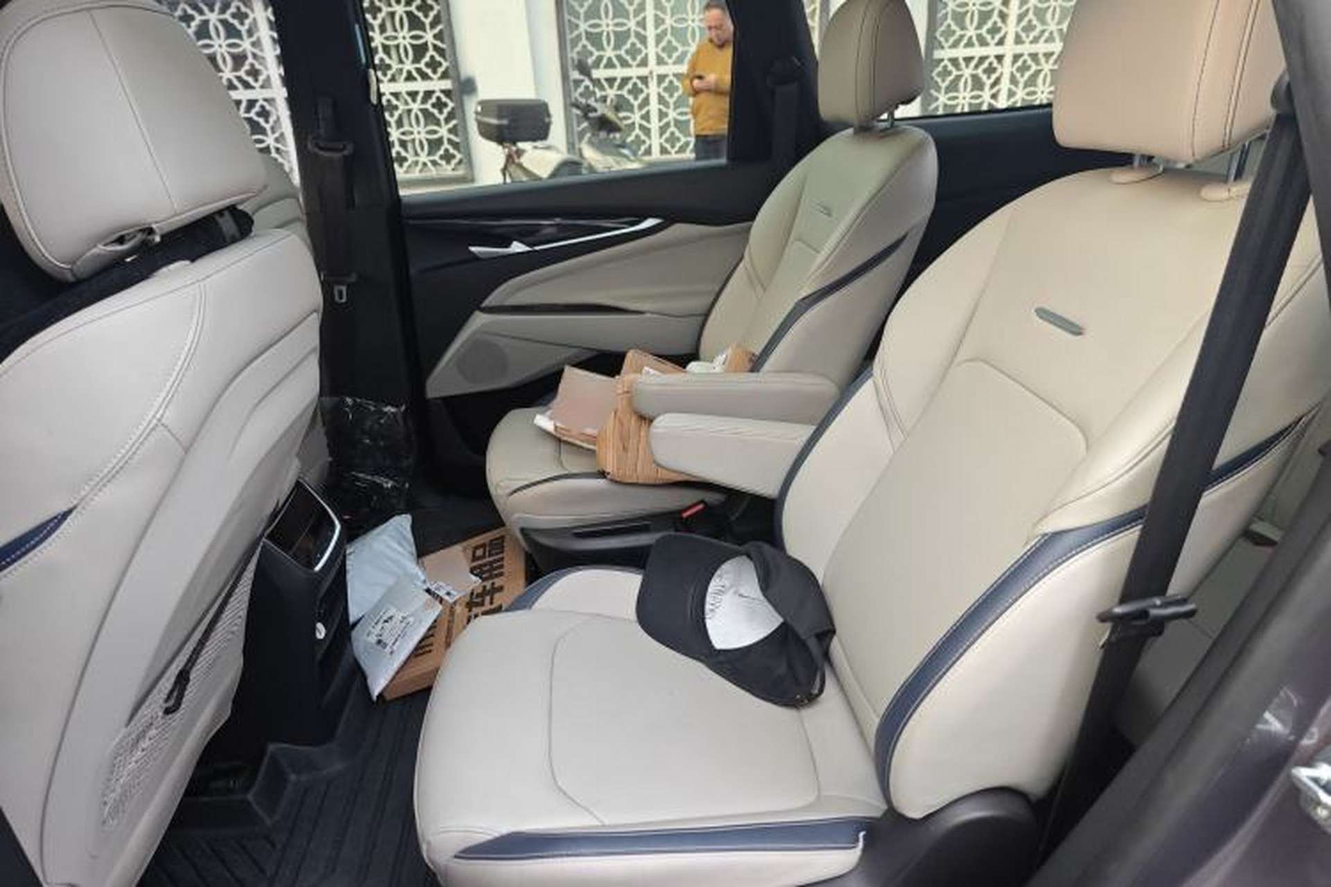 Used SAIC MAXUS G50 2019 1.5T Automatic Luxury Edition China VI Standard Left Rear Seat