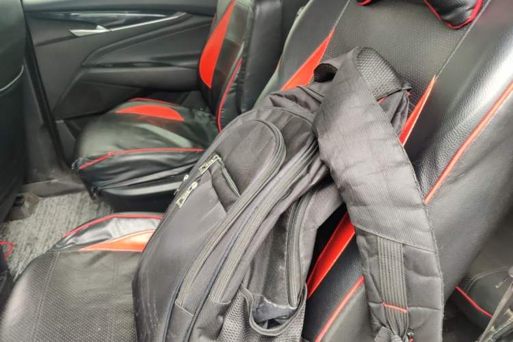 Used SAIC MAXUS G50 2019 1.5T First Edition Automatic Luxury Version 7 Seats Left Rear Seat