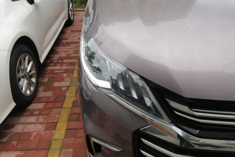 Used SAIC MAXUS G50 2019 1.5T Automatic Luxury Edition China VI Standard Right Front Headlight
