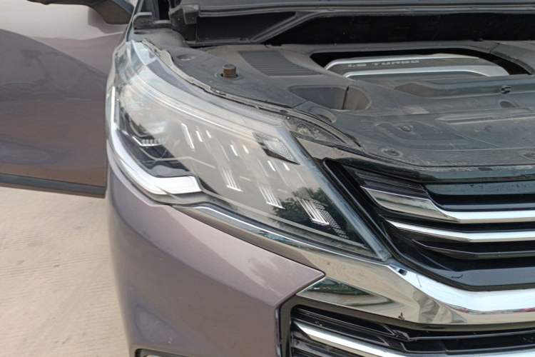 Used SAIC MAXUS G50 2019 1.5T First Edition Automatic Luxury Version 7 Seats Right Front Headlight