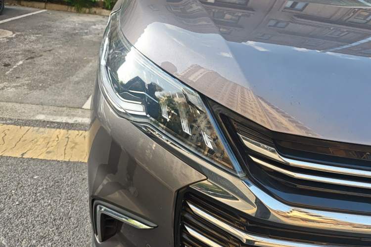 Used SAIC MAXUS G50 2019 1.5T Automatic Luxury Edition China VI Standard Right Front Headlight