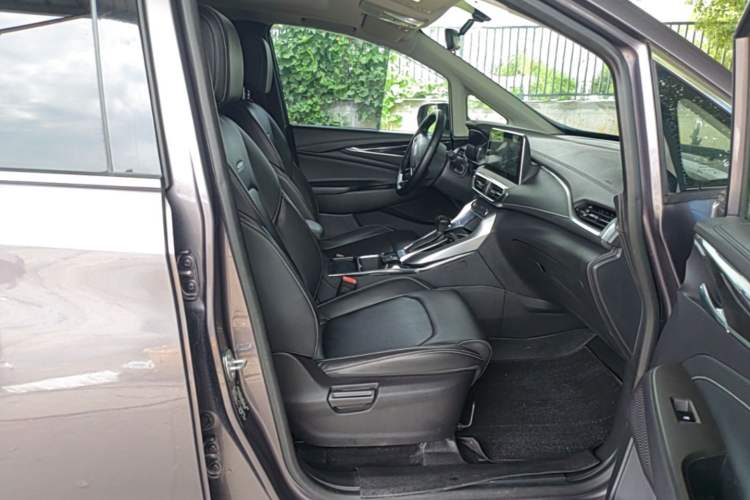 Used SAIC MAXUS G50 2019 1.5T Automatic Luxury Edition China VI Standard Right Front Seat