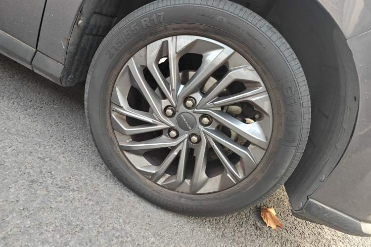 Used SAIC MAXUS G50 2019 1.5T Automatic Luxury Edition China VI Standard Right Front Wheel Hub