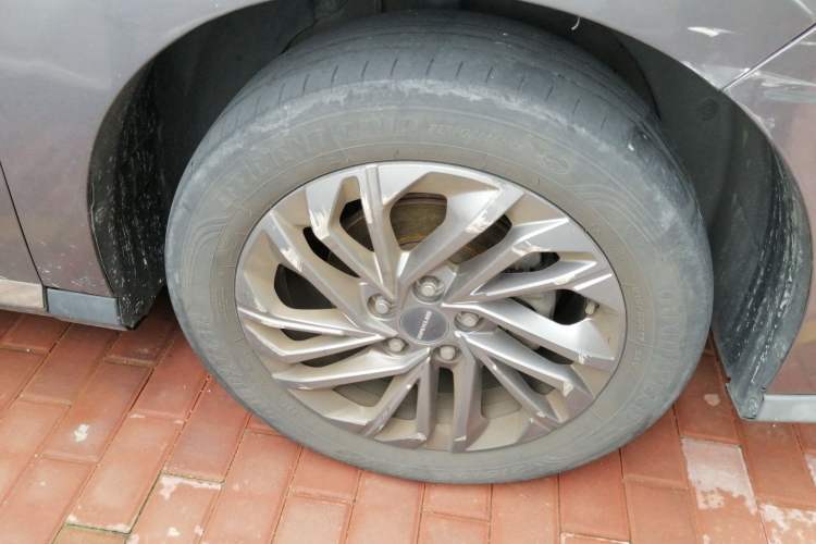 Used SAIC MAXUS G50 2019 1.5T Automatic Luxury Edition China VI Standard Right Front Wheel Hub