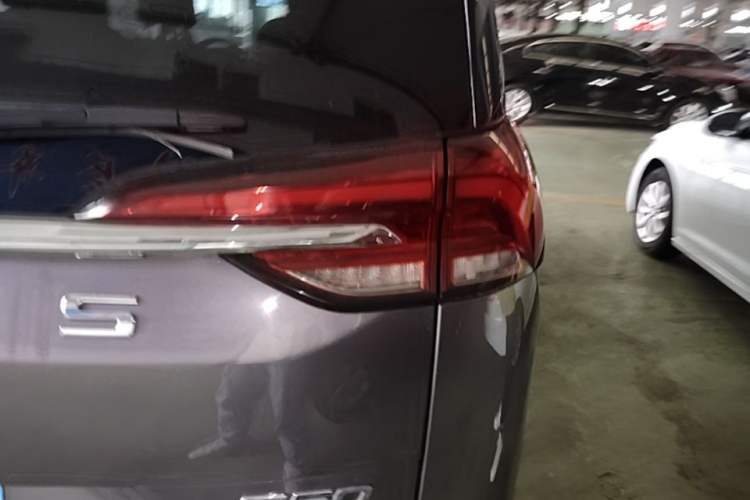 Used SAIC MAXUS G50 2019 1.5T Automatic Elite Edition China V Standard Right Rear Taillight