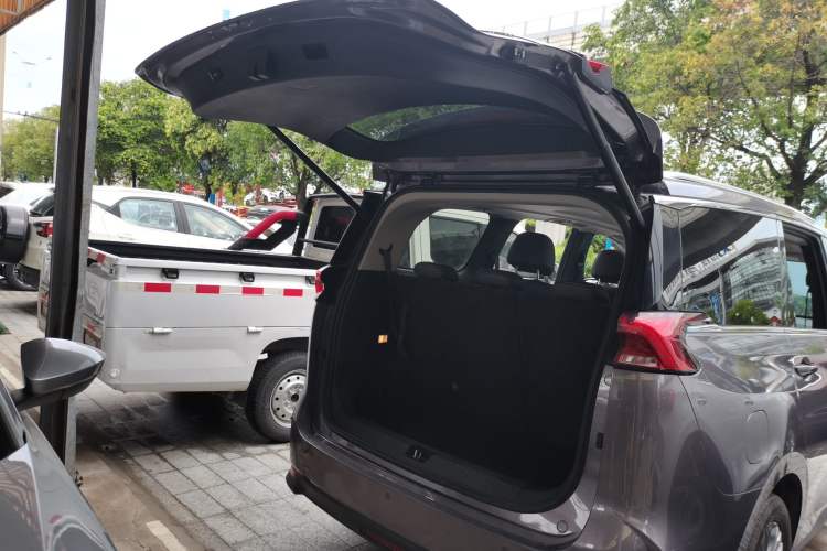 Used SAIC MAXUS G50 2019 1.5T Automatic Luxury Edition China VI Standard Trunk