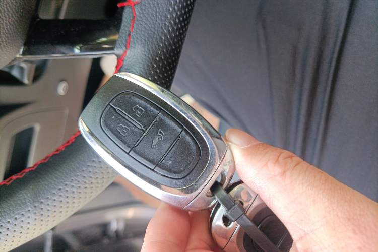Used SAIC MAXUS G50 2019 1.5T Automatic Luxury Edition China V Standard Vehicle Key