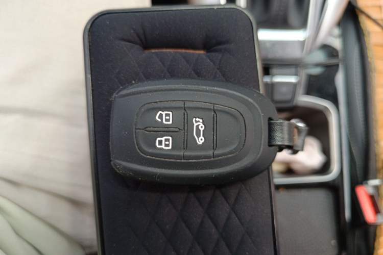 Used SAIC MAXUS G50 2019 1.5T First Edition Automatic Luxury Version 7 Seats Vehicle Key