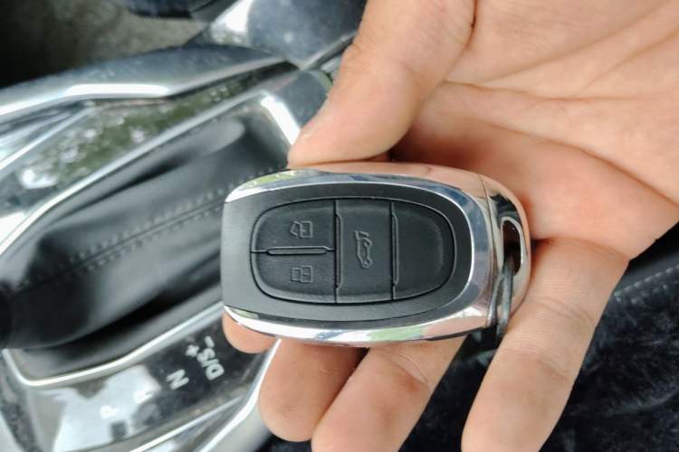 Used SAIC MAXUS G50 2019 1.5T Automatic Luxury Edition China V Standard Vehicle Key