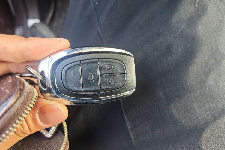 Used SAIC MAXUS G50 2019 1.5T Automatic Luxury Edition China VI Standard Vehicle Key