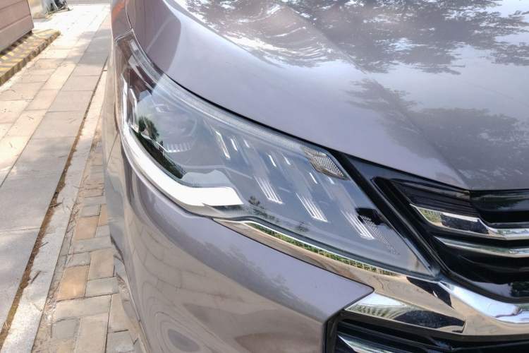 Used SAIC MAXUS G50 2019 1.5T First Edition Automatic Luxury Version 7 Seats Right Front Headlight