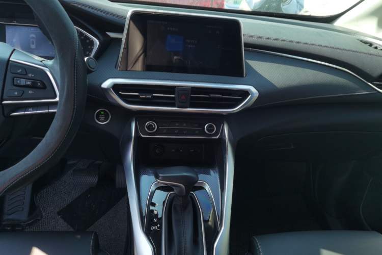 Used SAIC MAXUS G50 2019 1.5T Automatic Elite Edition China V Standard Audio And AC Panel