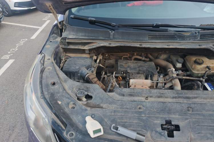 Used SAIC MAXUS G50 2019 1.3T First Edition Manual Elite Version Engine Bay Right