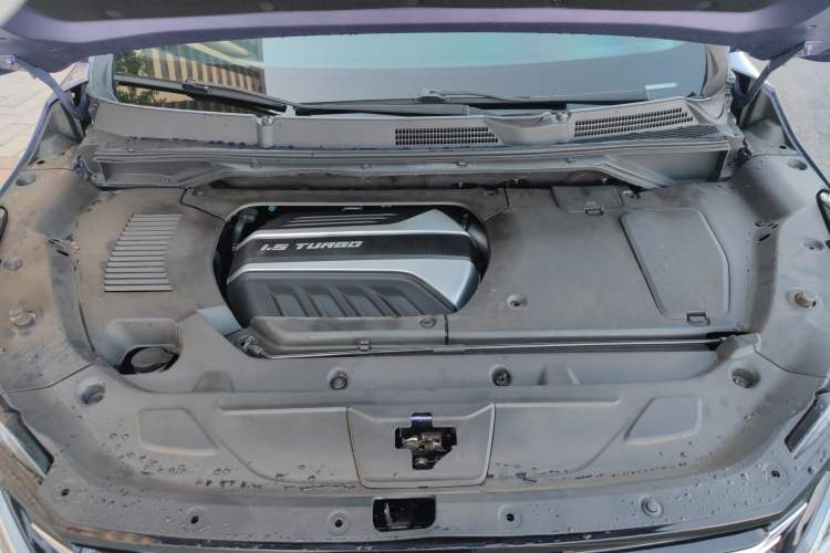 Used SAIC MAXUS G50 2019 1.5T First Edition Automatic Luxury Version 6 Seats Engine Bay