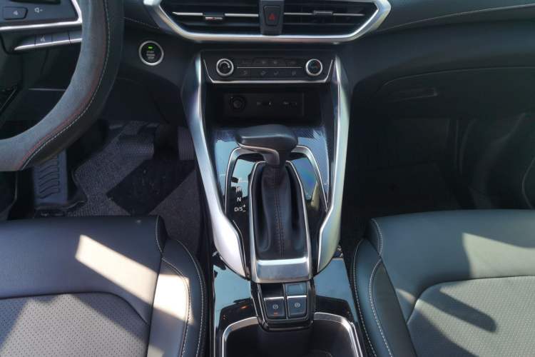Used SAIC MAXUS G50 2019 1.5T Automatic Elite Edition China V Standard Gear Lever