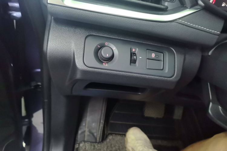 Used SAIC MAXUS G50 2019 1.5T First Edition Automatic Luxury Version 7 Seats Interior 5