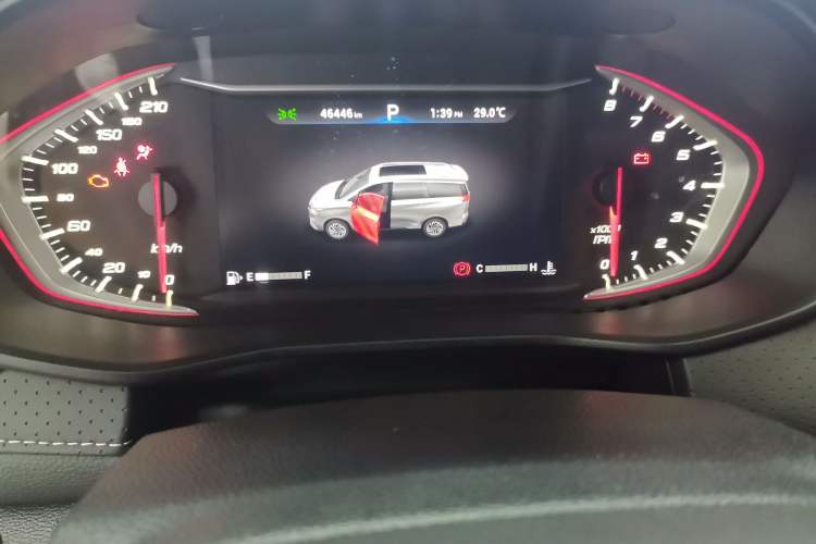 Used SAIC MAXUS G50 2019 1.5T First Edition Automatic Luxury Version 7 Seats Odometer Close Up