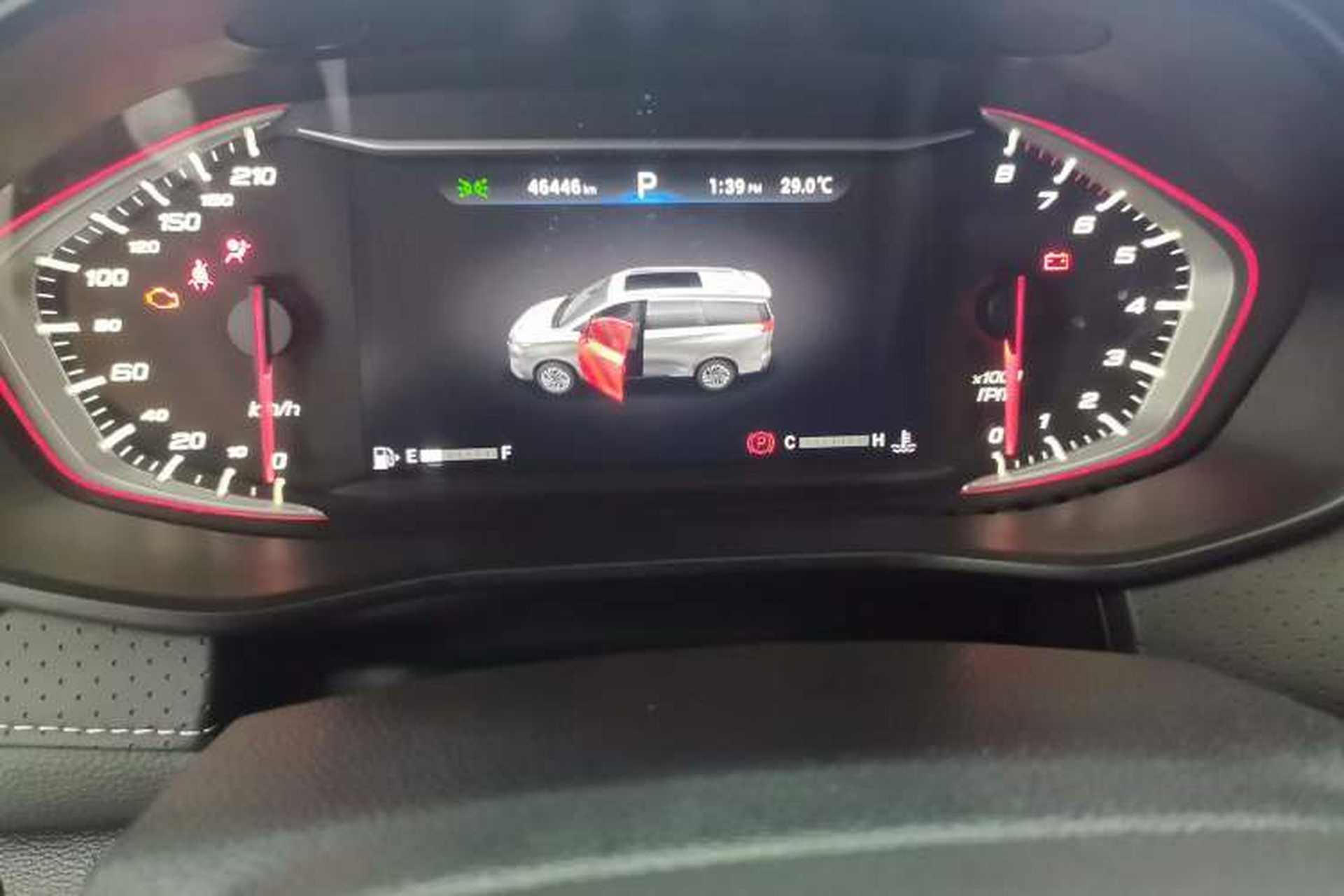 Used SAIC MAXUS G50 2019 1.5T First Edition Automatic Luxury Version 7 Seats Odometer Close Up