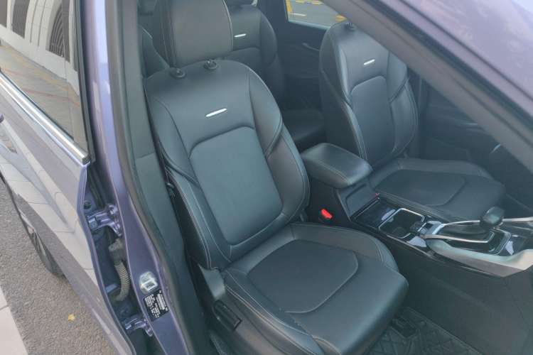 Used SAIC MAXUS G50 2019 1.5T First Edition Automatic Luxury Version 6 Seats Right Front Seat