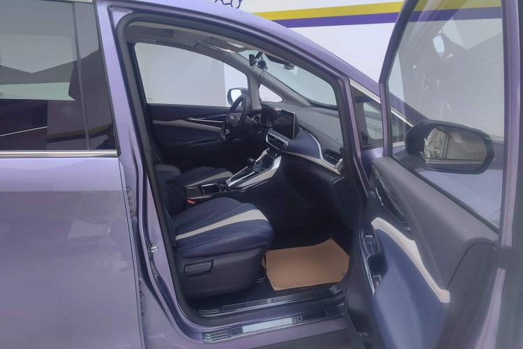 Used SAIC MAXUS G50 2019 1.5T First Edition Automatic Luxury Version 6 Seats Right Front Seat