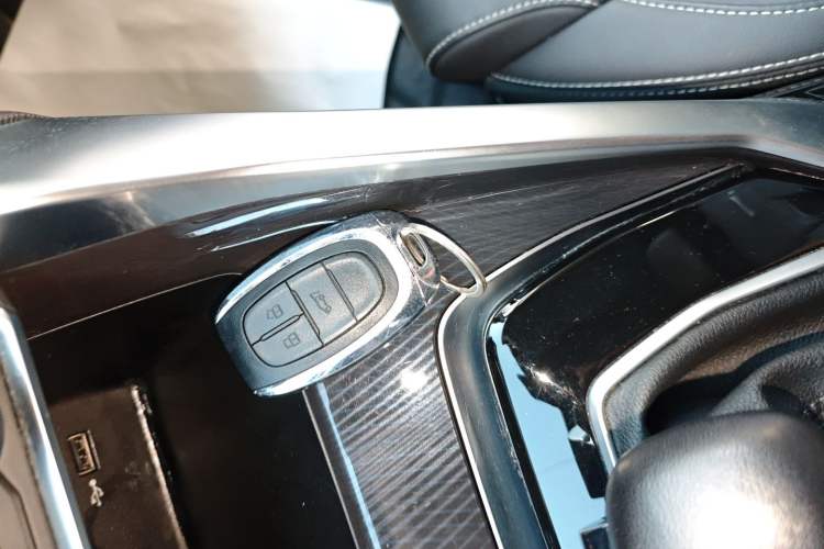 Used SAIC MAXUS G50 2019 1.5T First Edition Automatic Luxury Version 7 Seats Vehicle Key