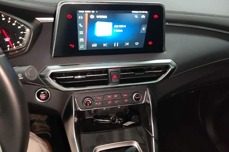 Used SAIC MAXUS G50 2019 1.5T Automatic Elite Edition China VI Standard Audio And AC Panel