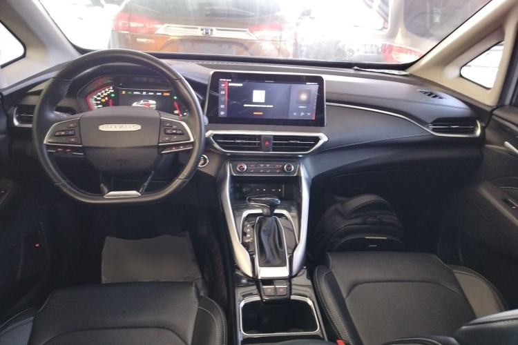 Used SAIC MAXUS G50 2019 1.5T Automatic Luxury Edition China VI Standard Center Console