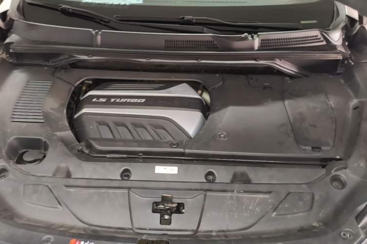 Used SAIC MAXUS G50 2019 1.5T Automatic Elite Edition China VI Standard Engine Bay