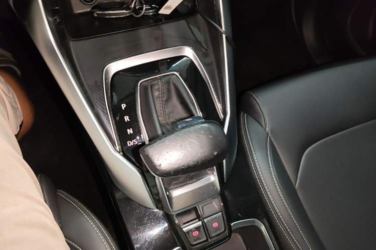 Used SAIC MAXUS G50 2019 1.5T Automatic Elite Edition China VI Standard Gear Lever