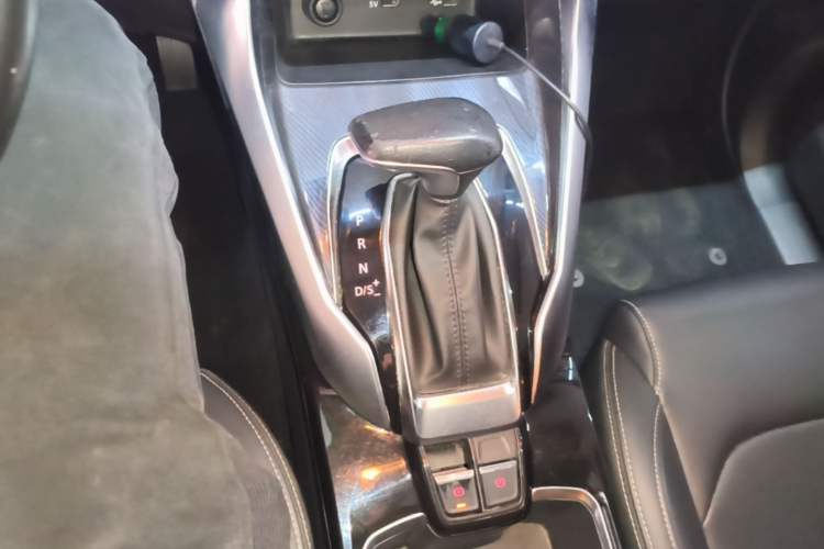 Used SAIC MAXUS G50 2019 1.5T Automatic Elite Edition China VI Standard Gear Lever