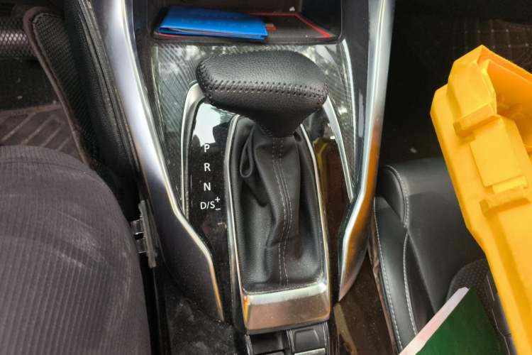 Used SAIC MAXUS G50 2019 1.5T First Edition Automatic Luxury Version 6 Seats Gear Lever