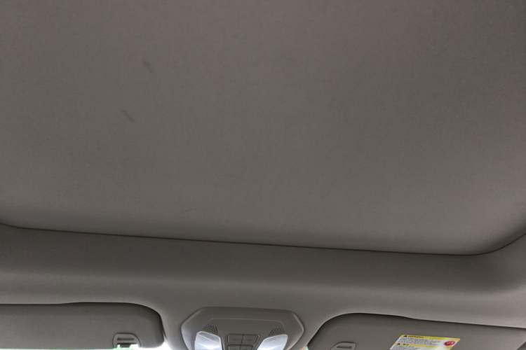 Used SAIC MAXUS G50 2019 1.5T First Edition Automatic Luxury Version 6 Seats Headliner