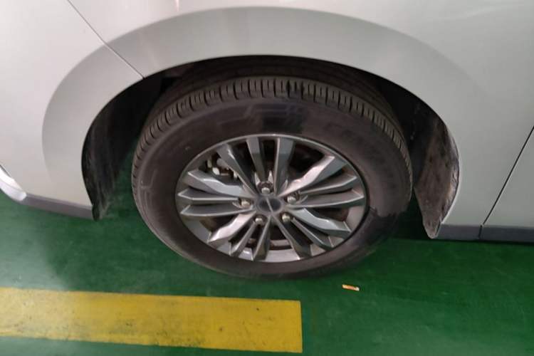 Used SAIC MAXUS G50 2019 1.5T Automatic Elite Edition China VI Standard Left Front Wheel Hub
