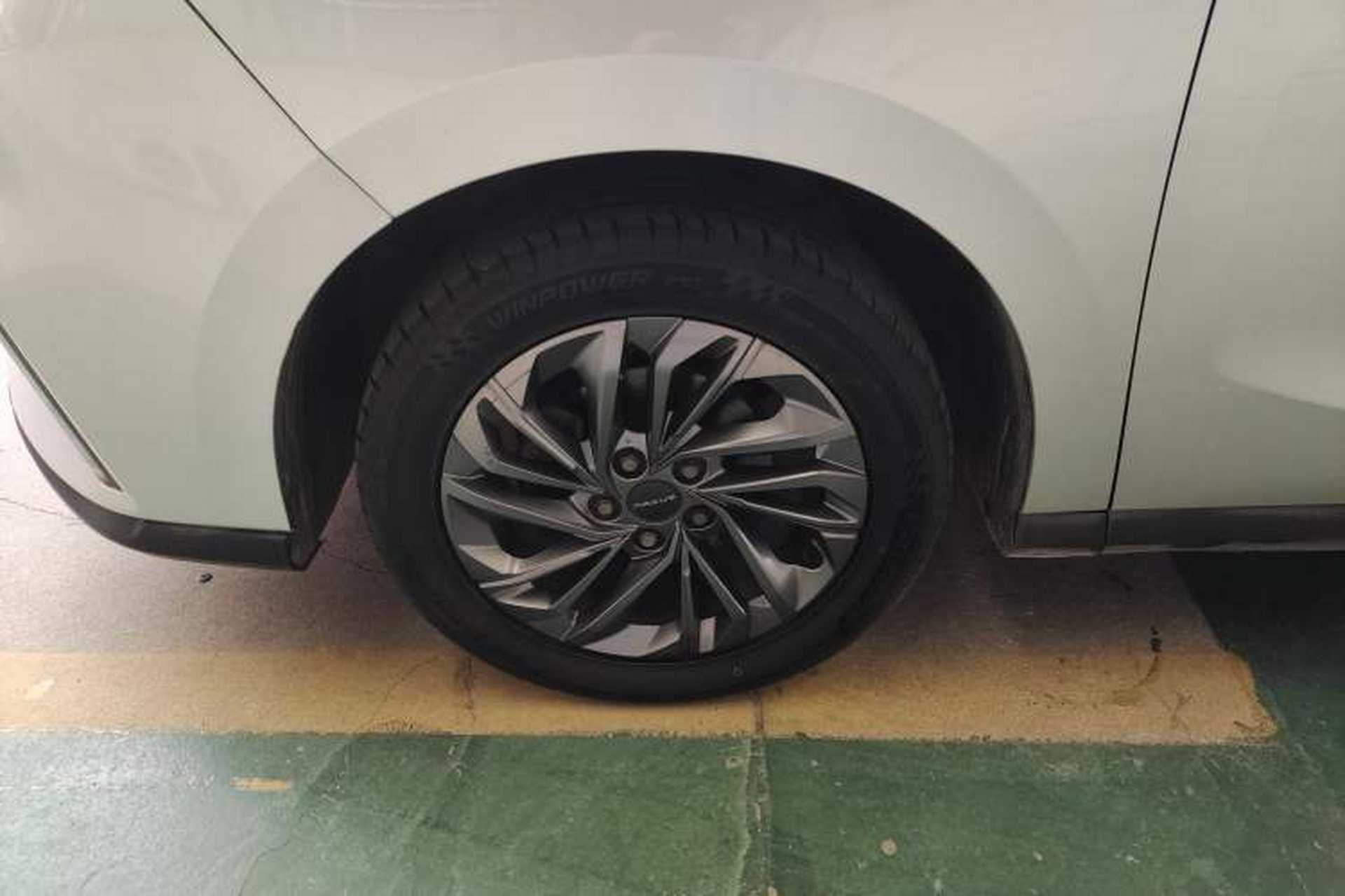 Used SAIC MAXUS G50 2019 1.5T First Edition Automatic Luxury Version 7 Seats Left Front Wheel Hub