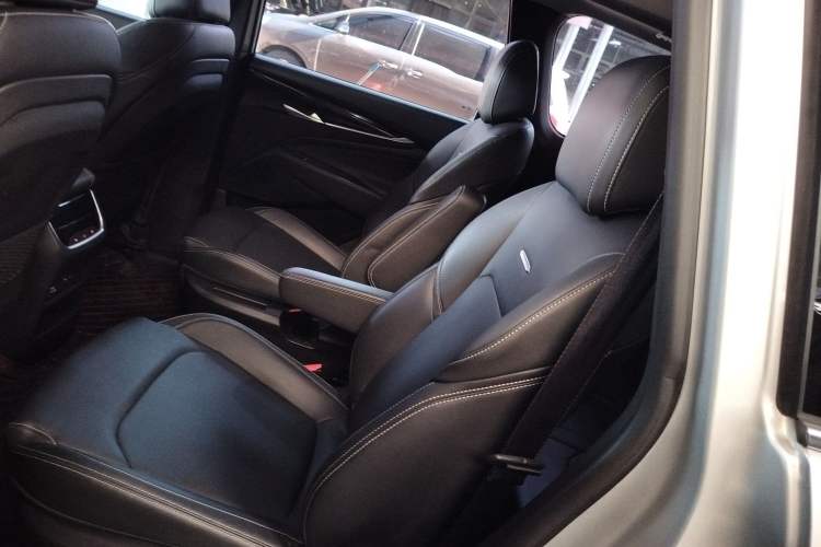 Used SAIC MAXUS G50 2019 1.5T Automatic Luxury Edition China VI Standard Left Rear Seat