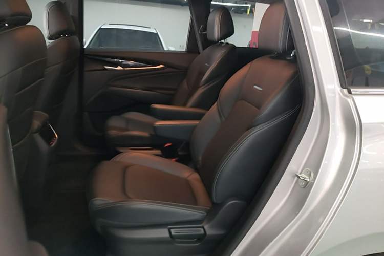Used SAIC MAXUS G50 2019 1.5T Automatic Elite Edition China VI Standard Left Rear Seat