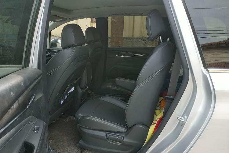 Used SAIC MAXUS G50 2019 1.5T Automatic Luxury Edition China V Standard Left Rear Seat
