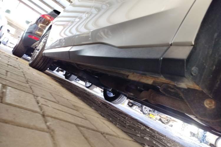 Used SAIC MAXUS G50 2019 1.5T Automatic Luxury Edition China VI Standard Left Side Sill