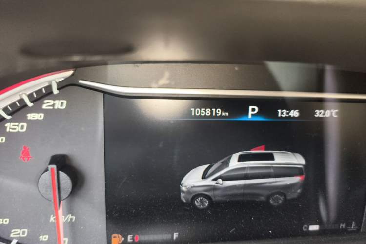 Used SAIC MAXUS G50 2019 1.5T First Edition Automatic Luxury Version 6 Seats Odometer Close Up