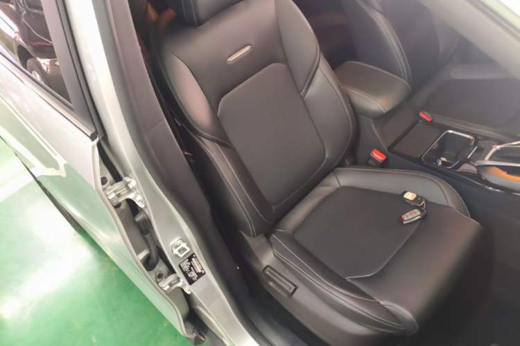 Used SAIC MAXUS G50 2019 1.5T Automatic Elite Edition China VI Standard Right Front Seat
