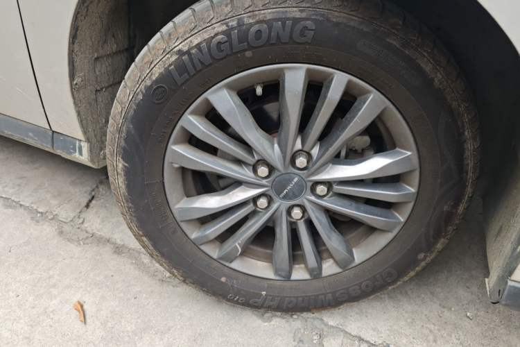 Used SAIC MAXUS G50 2019 1.5T Automatic Elite Edition China VI Standard Right Front Wheel Hub