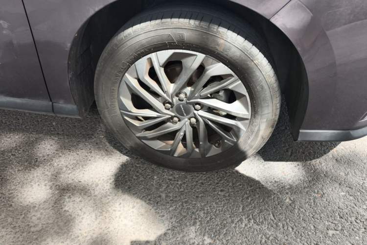 Used SAIC MAXUS G50 2019 1.5T First Edition Automatic Luxury Version 6 Seats Right Front Wheel Hub