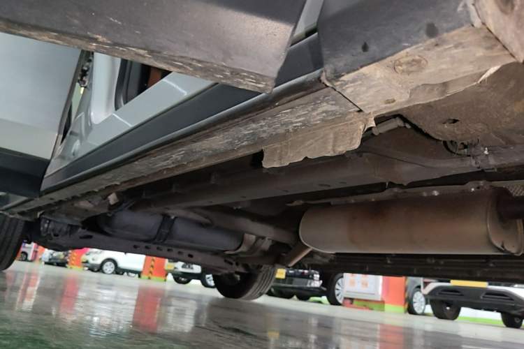 Used SAIC MAXUS G50 2019 1.5T Automatic Elite Edition China VI Standard Right Side Sill
