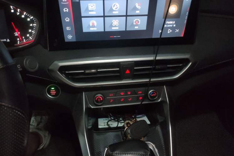 Used SAIC MAXUS G50 2019 1.5T Automatic Luxury Edition China VI Standard Audio And AC Panel