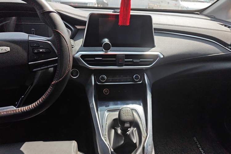 Used SAIC MAXUS G50 2019 1.3T Manual Elite Edition China V Standard Audio And AC Panel