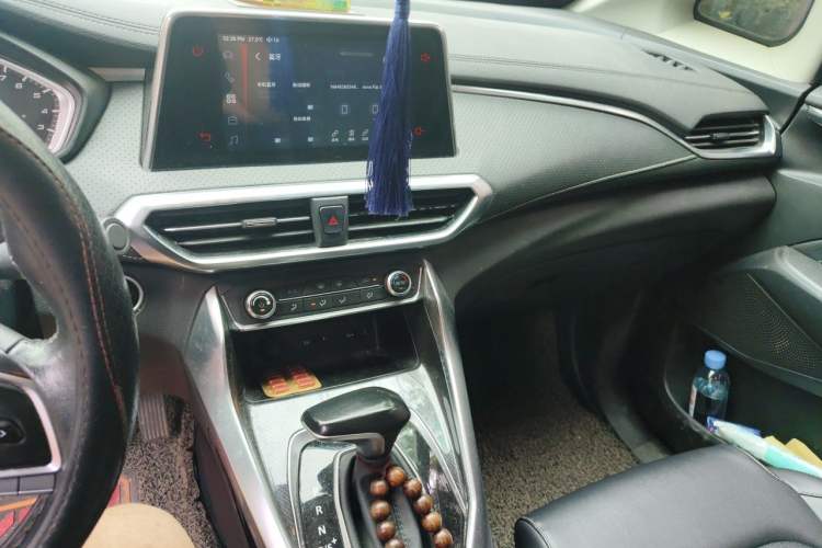 Used SAIC MAXUS G50 2019 1.5T Automatic Elite Edition China V Standard Audio And AC Panel